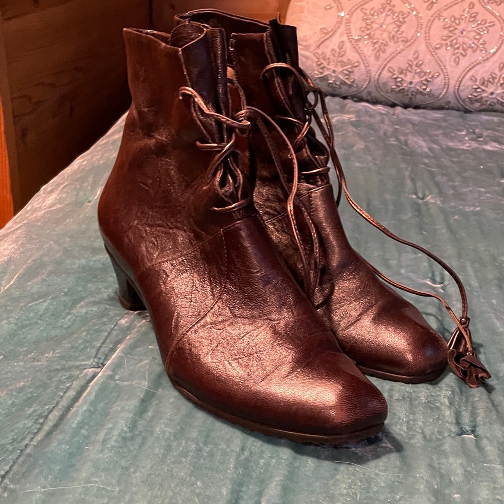 Vabeene Chocolate Booties